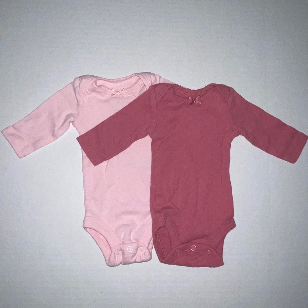 Carter’s - two pack preemie onesie
